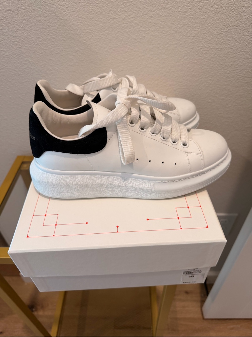 Alexander McQueen Oversized Sneakers, Size 8 - Picture 5 of 8